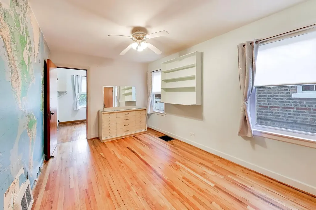 5012 North Tripp Avenue Chicago IL 60630