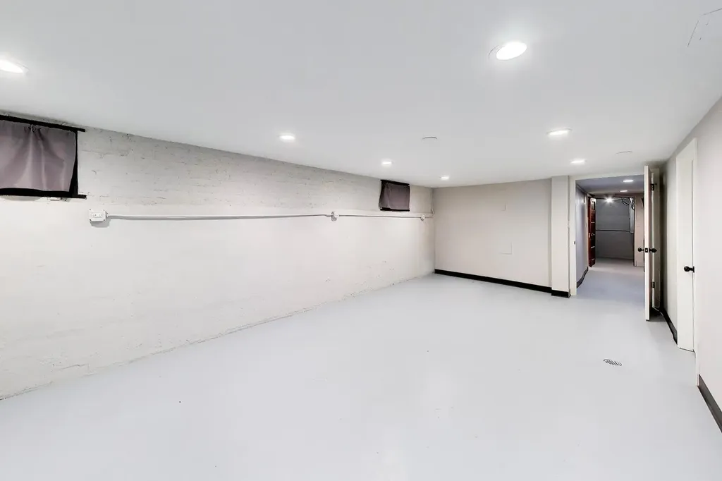 5012 North Tripp Avenue Chicago IL 60630