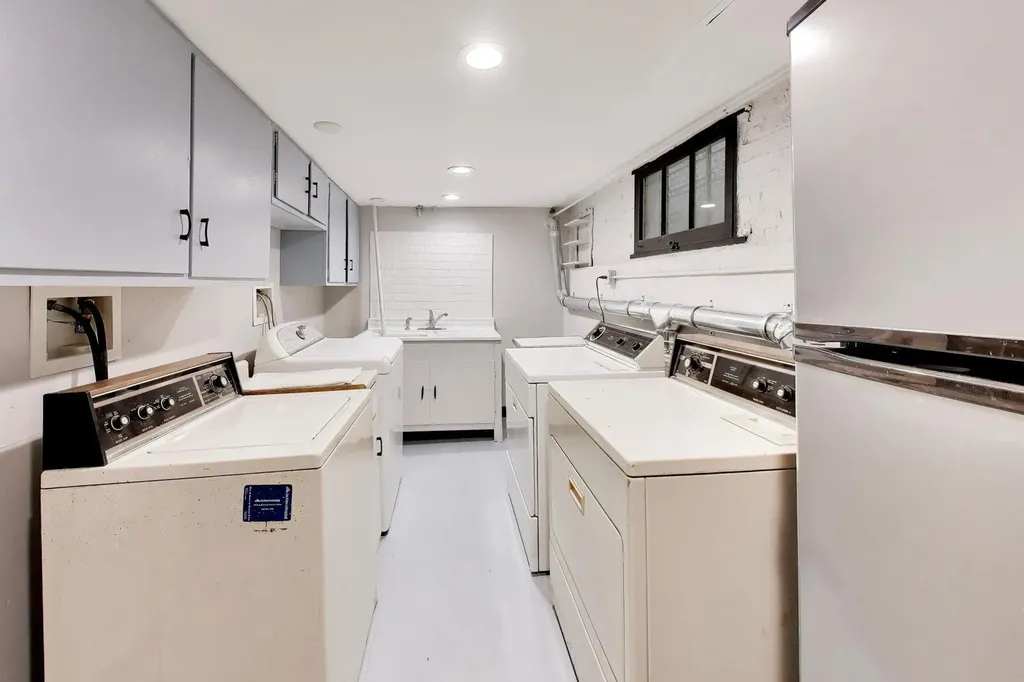5012 North Tripp Avenue Chicago IL 60630