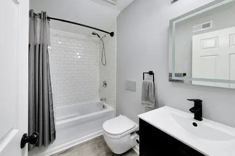 5012 North Tripp Avenue Chicago IL 60630