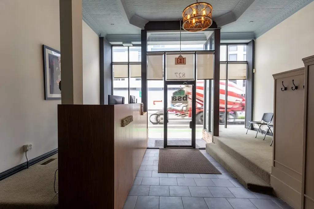 827 North Milwaukee Avenue Chicago IL 60642