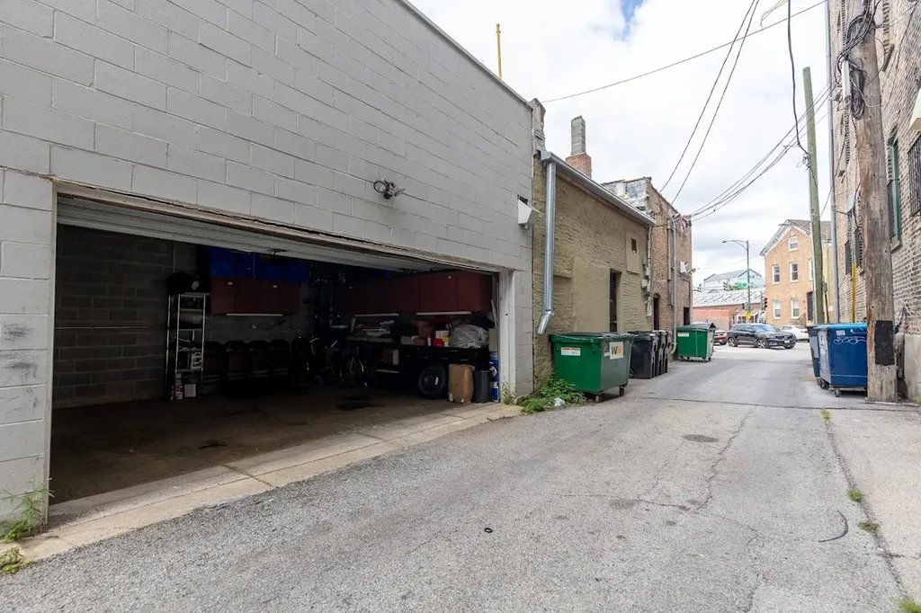 827 North Milwaukee Avenue Chicago IL 60642