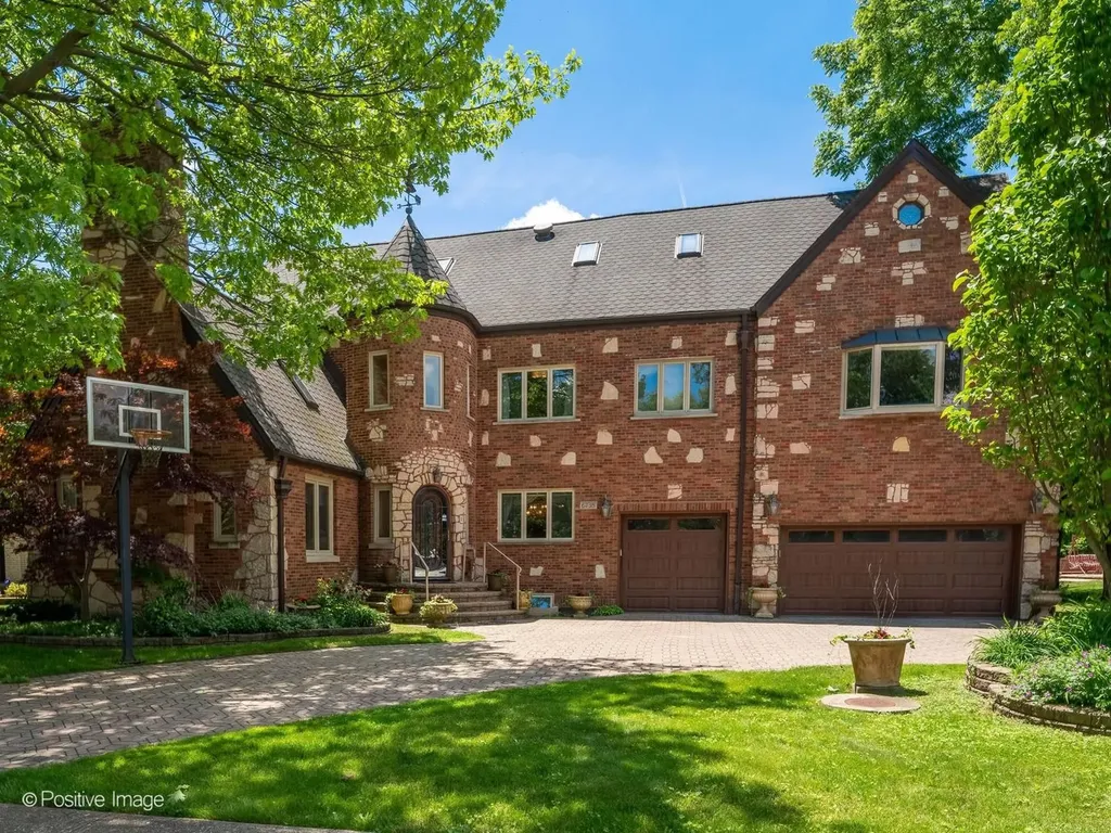 6738 North Sauganash Avenue Lincolnwood IL 60712