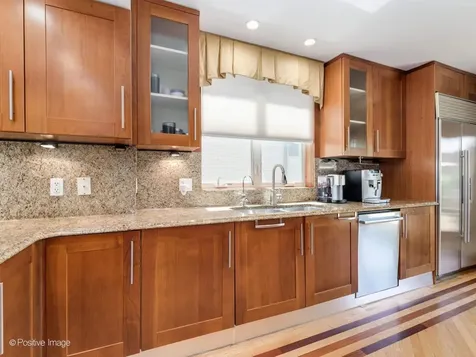 6738 North Sauganash Avenue Lincolnwood IL 60712
