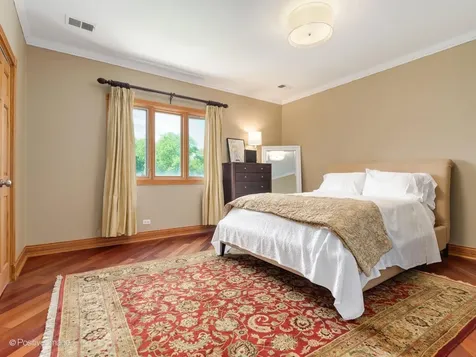 6738 North Sauganash Avenue Lincolnwood IL 60712