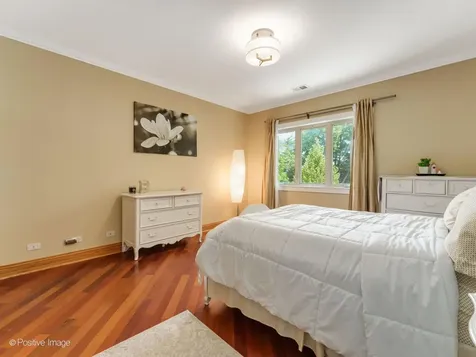 6738 North Sauganash Avenue Lincolnwood IL 60712