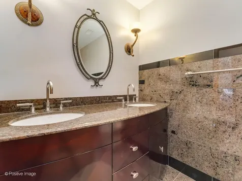 6738 North Sauganash Avenue Lincolnwood IL 60712