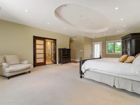 6738 North Sauganash Avenue Lincolnwood IL 60712