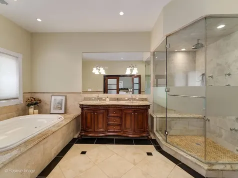 6738 North Sauganash Avenue Lincolnwood IL 60712
