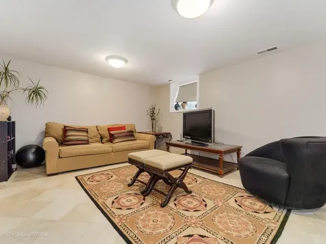 6738 North Sauganash Avenue Lincolnwood IL 60712
