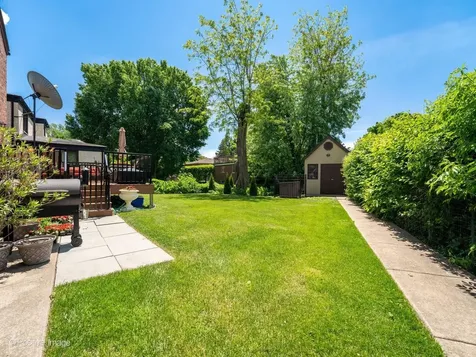 6738 North Sauganash Avenue Lincolnwood IL 60712