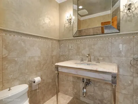 6738 North Sauganash Avenue Lincolnwood IL 60712