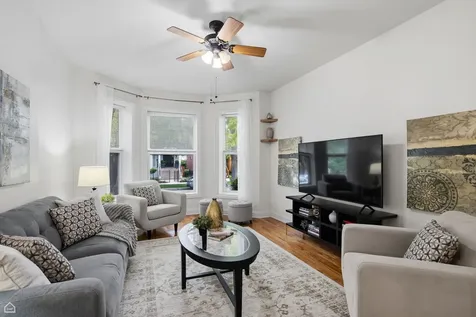 1926 West Oakdale Avenue Chicago IL 60657