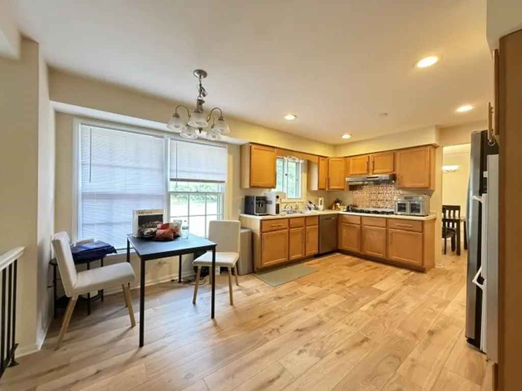 1520 Chippewa Drive Naperville IL 60563