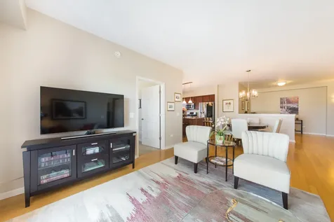 787 Graceland Avenue Des Plaines IL 60016