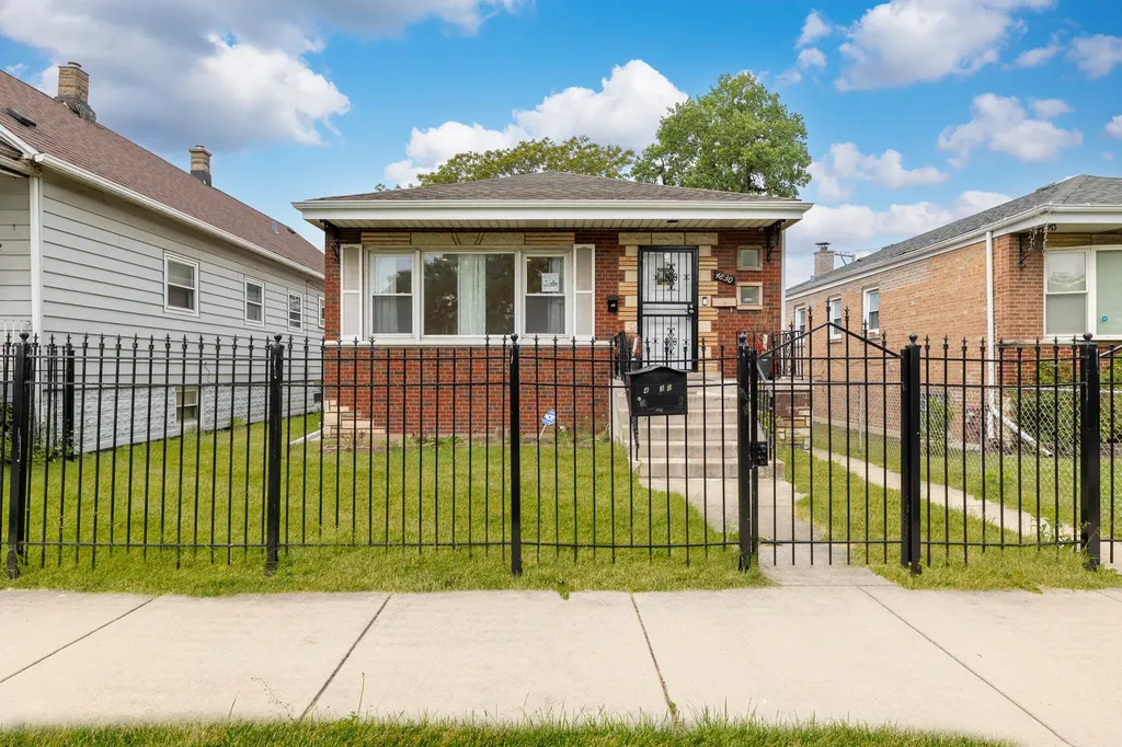 4830 South Ridgeway Avenue Chicago IL 60632