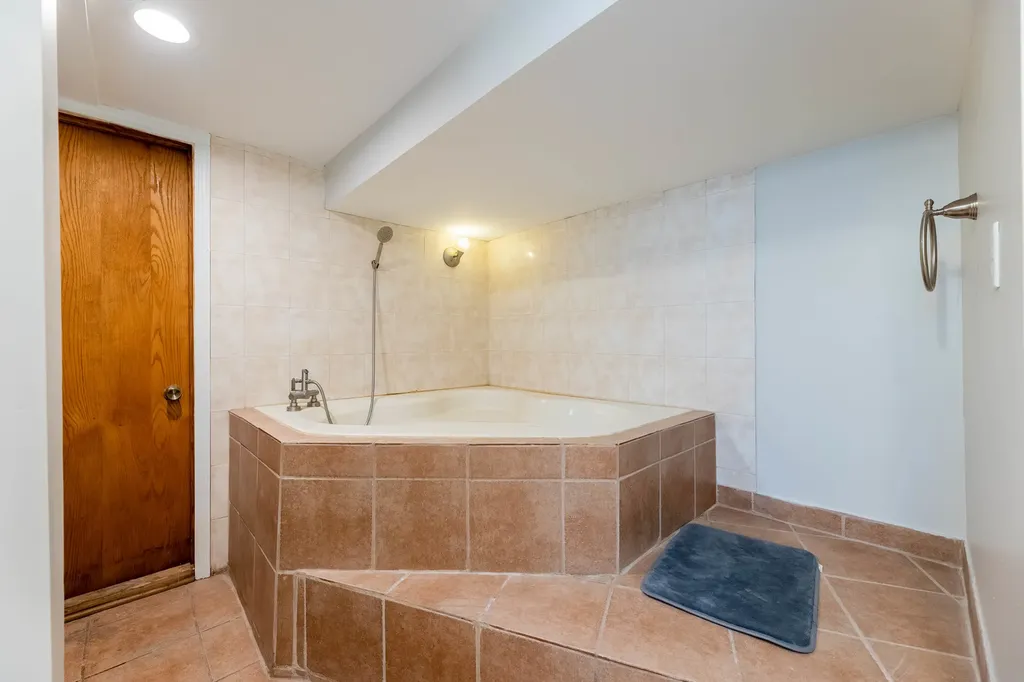 4830 South Ridgeway Avenue Chicago IL 60632