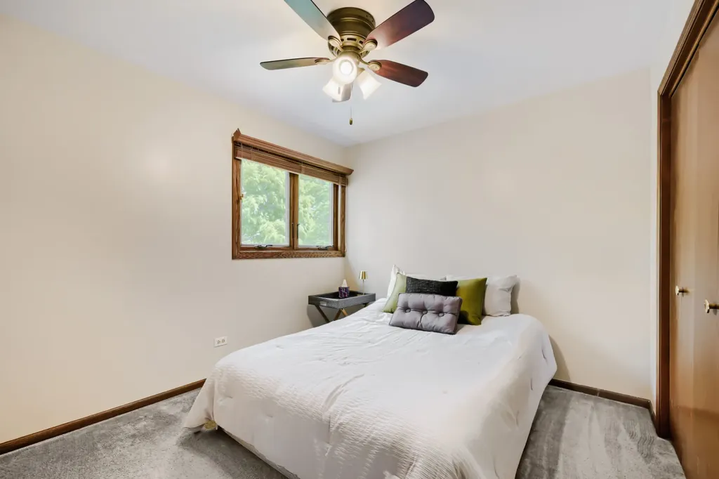 1325 Hawkins Avenue Downers Grove IL 60516