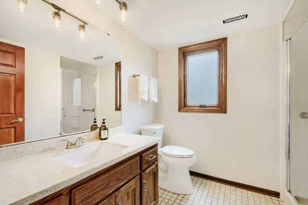 1325 Hawkins Avenue Downers Grove IL 60516