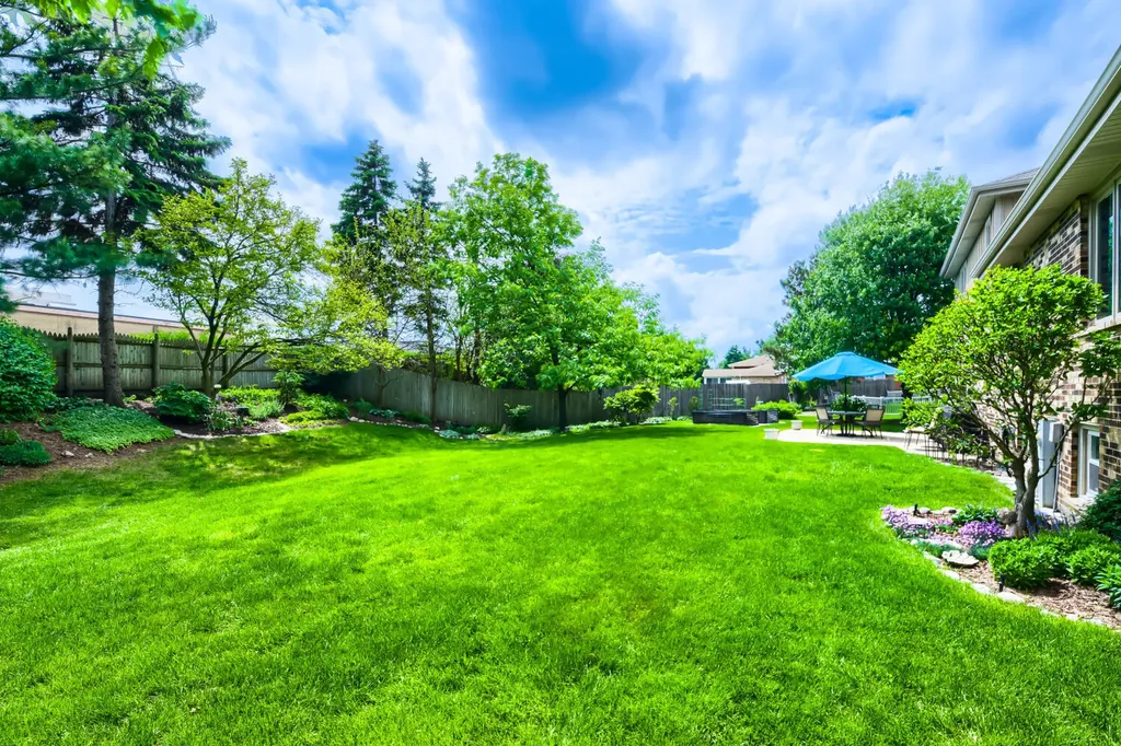 1325 Hawkins Avenue Downers Grove IL 60516