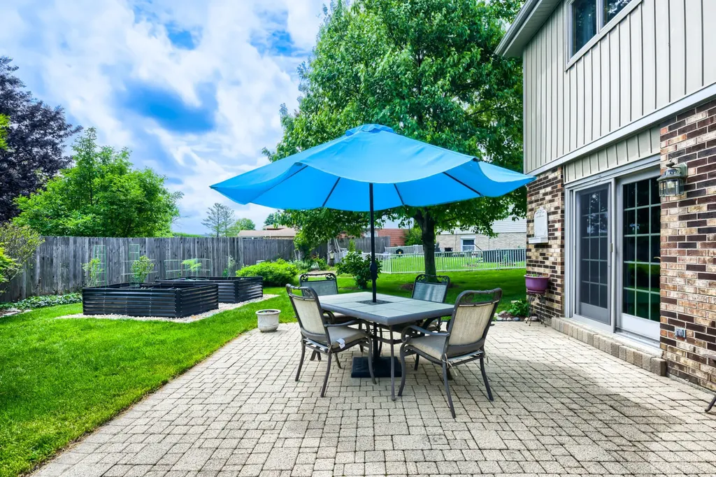 1325 Hawkins Avenue Downers Grove IL 60516