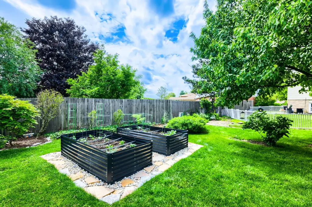 1325 Hawkins Avenue Downers Grove IL 60516