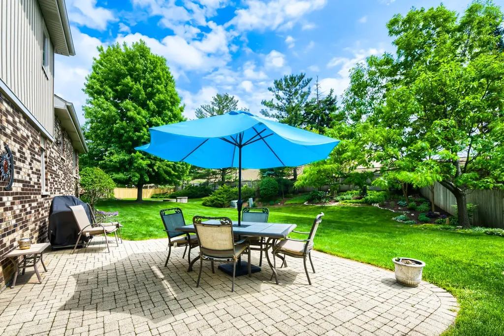1325 Hawkins Avenue Downers Grove IL 60516