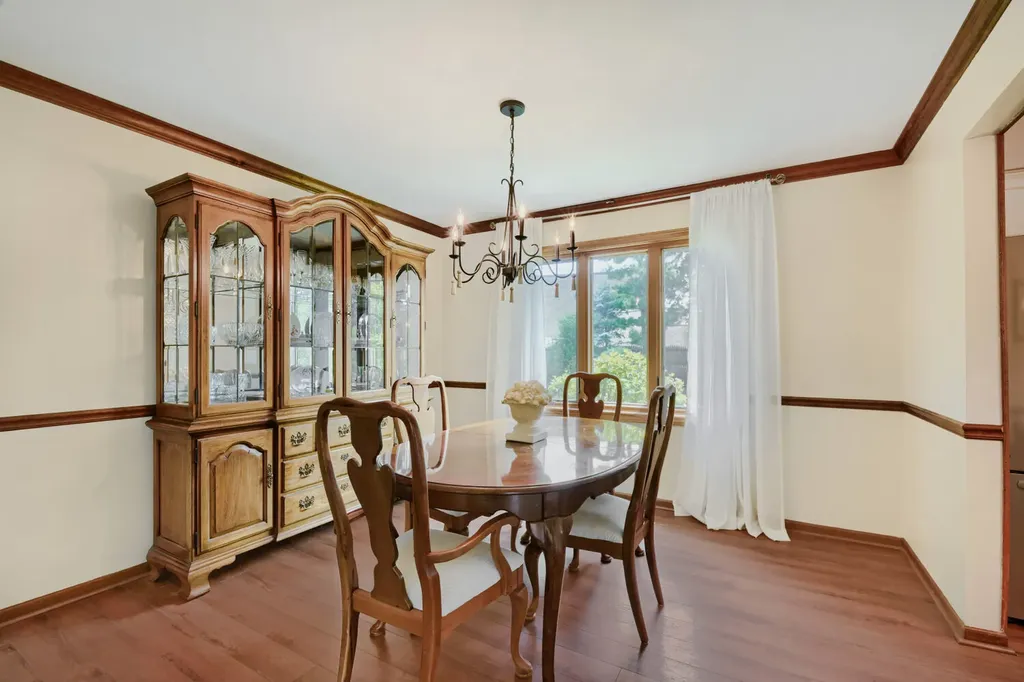 1325 Hawkins Avenue Downers Grove IL 60516