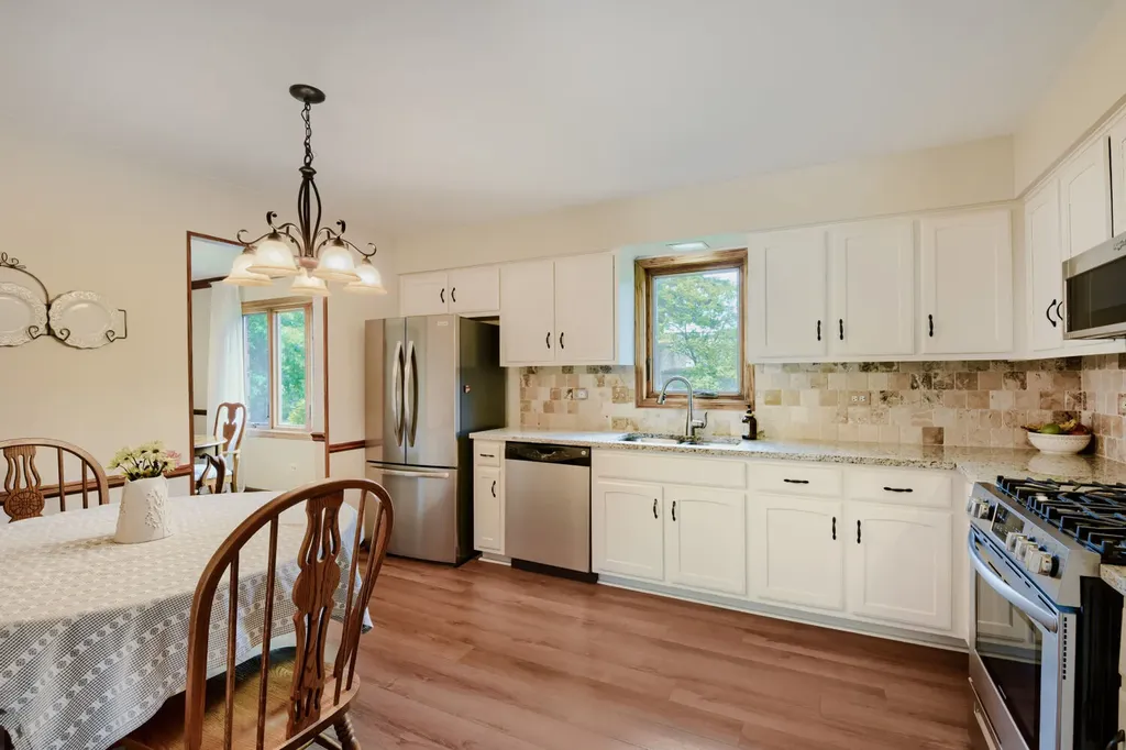 1325 Hawkins Avenue Downers Grove IL 60516