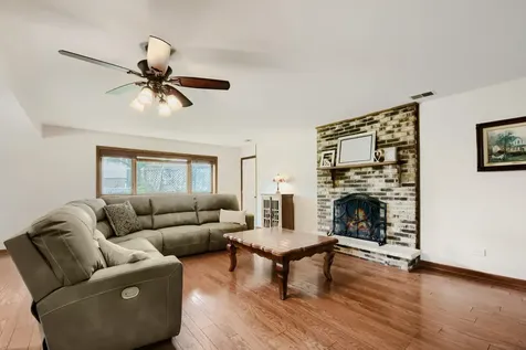 1325 Hawkins Avenue Downers Grove IL 60516