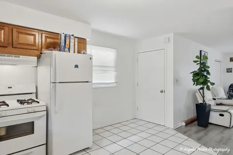 2511 Western Avenue Waukegan IL 60087