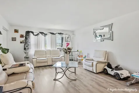 2511 Western Avenue Waukegan IL 60087