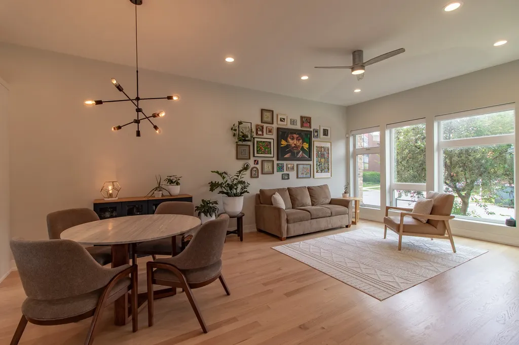 4557 South Prairie Avenue Chicago IL 60653