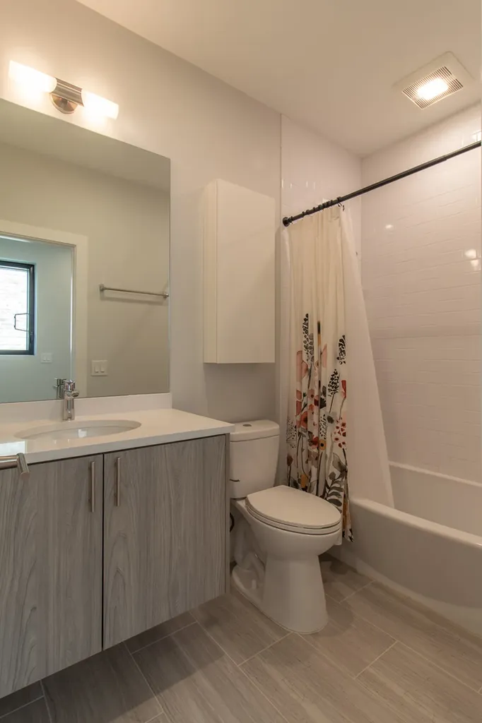 4557 South Prairie Avenue Chicago IL 60653