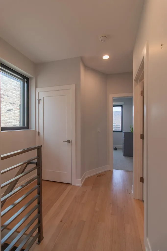4557 South Prairie Avenue Chicago IL 60653