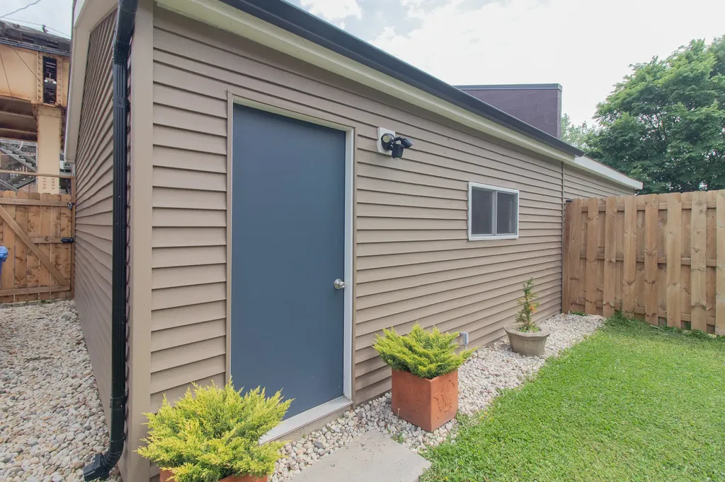 4557 South Prairie Avenue Chicago IL 60653
