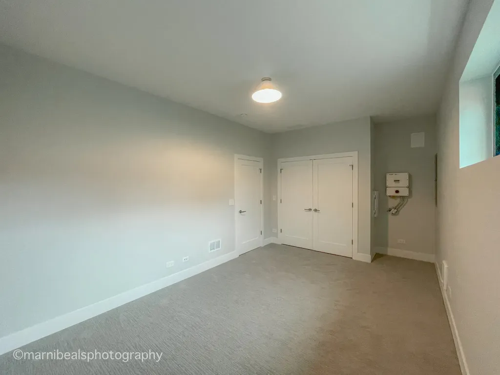 4557 South Prairie Avenue Chicago IL 60653