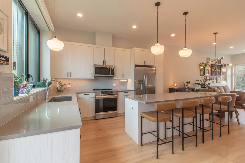 4557 South Prairie Avenue Chicago IL 60653