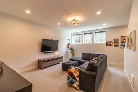 4557 South Prairie Avenue Chicago IL 60653