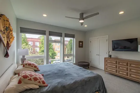4557 South Prairie Avenue Chicago IL 60653