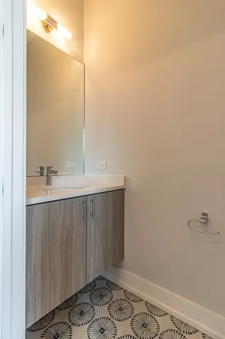 4557 South Prairie Avenue Chicago IL 60653