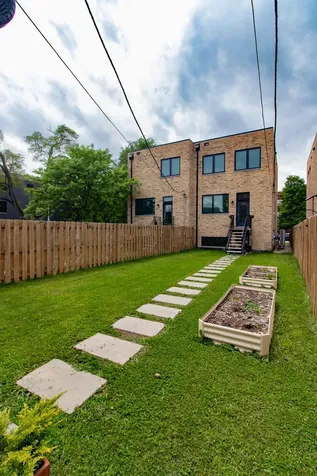 4557 South Prairie Avenue Chicago IL 60653