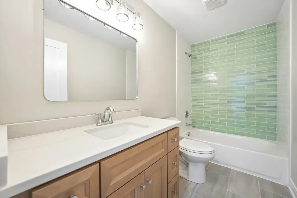 249 East Kenilworth Avenue Villa Park IL 60181