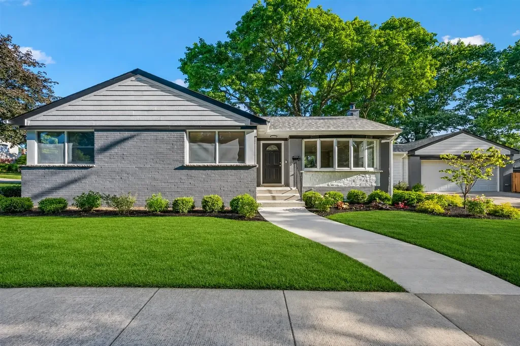 20 North Waverly Place Mount Prospect IL 60056