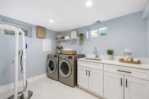 20 North Waverly Place Mount Prospect IL 60056