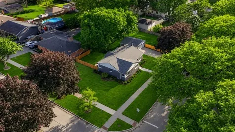 20 North Waverly Place Mount Prospect IL 60056