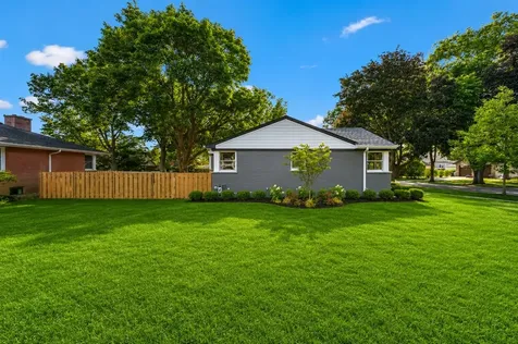 20 North Waverly Place Mount Prospect IL 60056