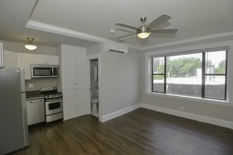 817 West Lakeside Place Chicago IL 60640