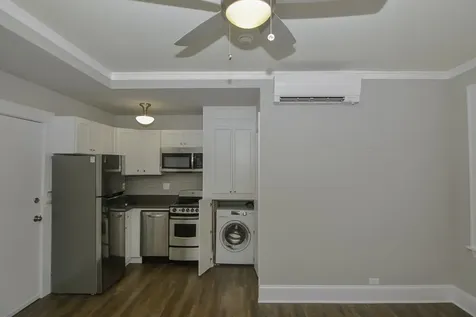 817 West Lakeside Place Chicago IL 60640
