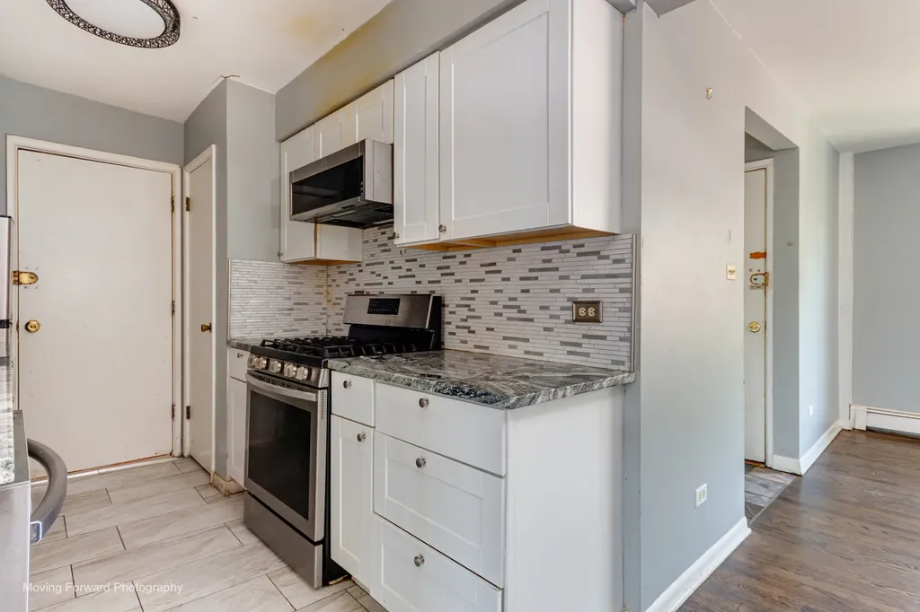 6945 South Chappel Avenue Chicago IL 60649